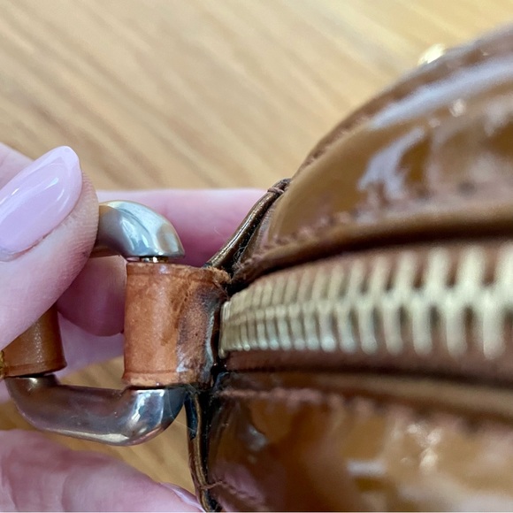 Louis Vuitton Authentic Vernis Christie MM Crossbody Bag - Picture 12 of 15